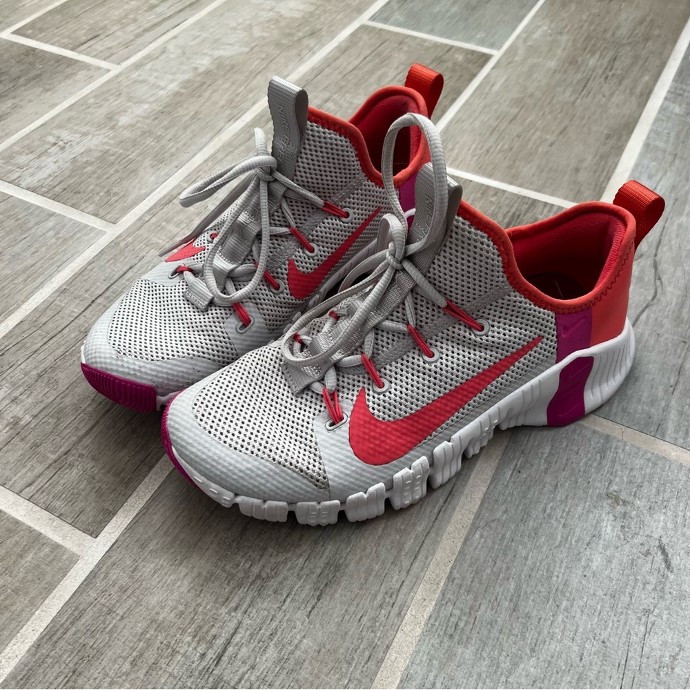 Nike Women's Athletic Sneakers Gray with Red and Pink Accents